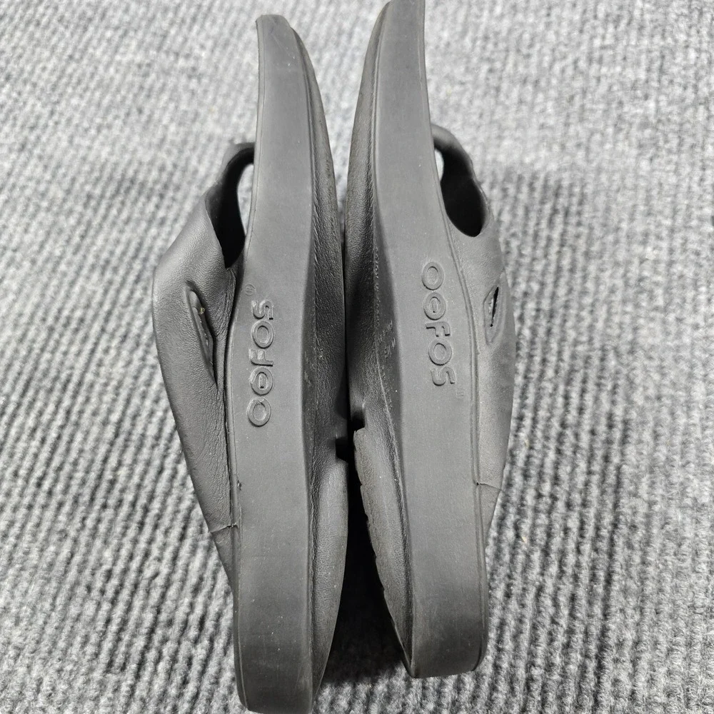 OOFOS Sandals Mens Size 7 Womens Size 9 EU 40 Black OOriginal Recovery Flip Flop